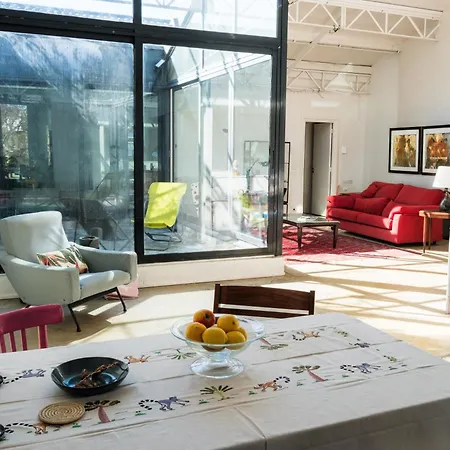 Authentic, Beautiful & Friendly 150m2 Loft, 10 Min From Paris